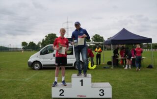 Sieger_ber_52_Kilometer_vl_Felix_Bachtrop_und_Mike_Berehnd_Dritter_Todt_G_Willingmann_fehlt